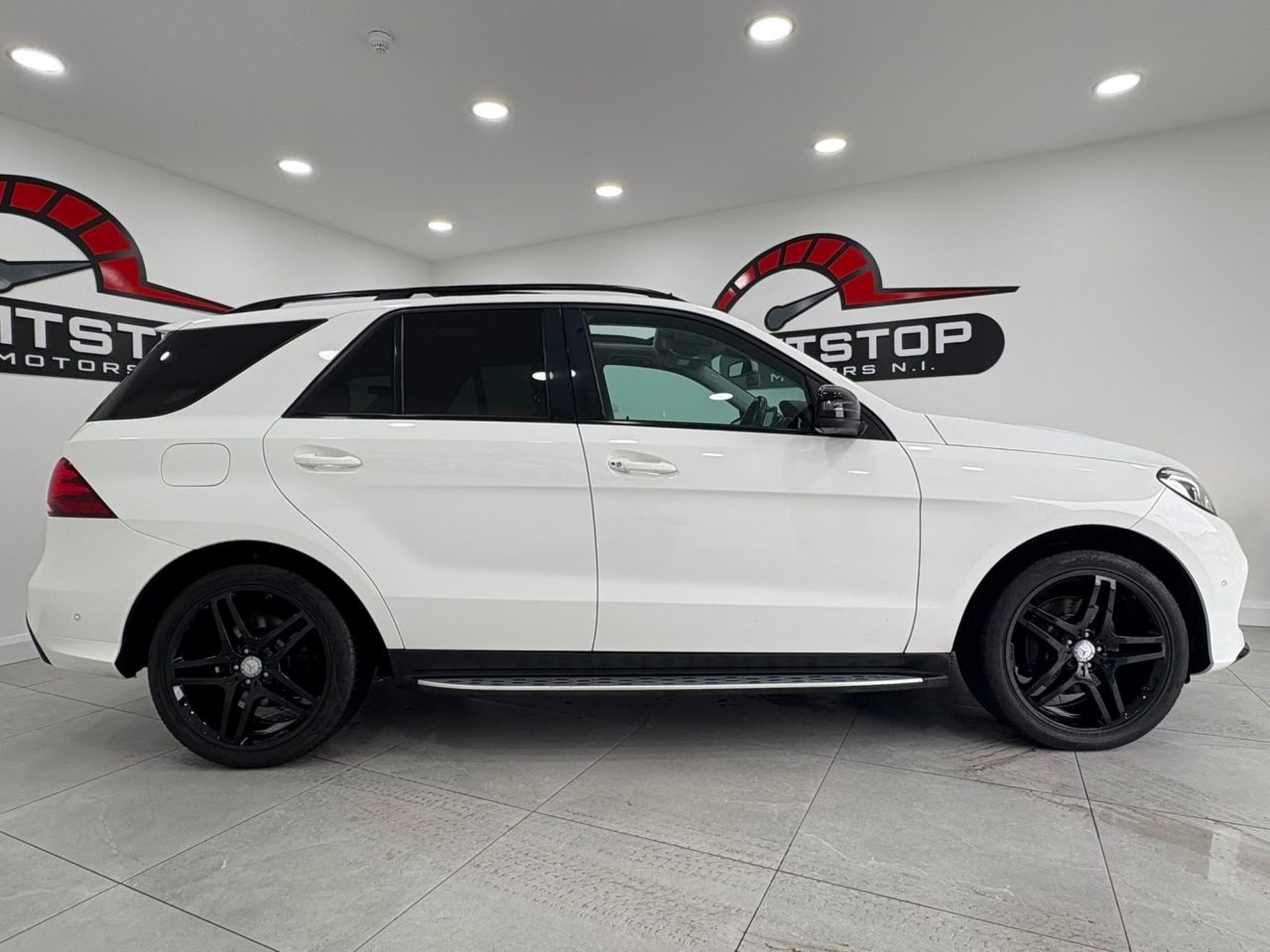 2016 MERCEDES GLE 2.1 GLE250d AMG Line (Premium) SUV 5dr Diesel G-Tronic 4MATIC Euro 6 (s/s) - vehicle photo 9 for sale on PureCar