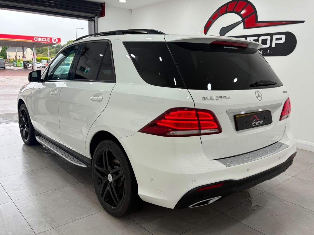 2016 MERCEDES GLE 2.1 GLE250d AMG Line (Premium) SUV 5dr Diesel G-Tronic 4MATIC Euro 6 (s/s) - vehicle photo 11 for sale on PureCar