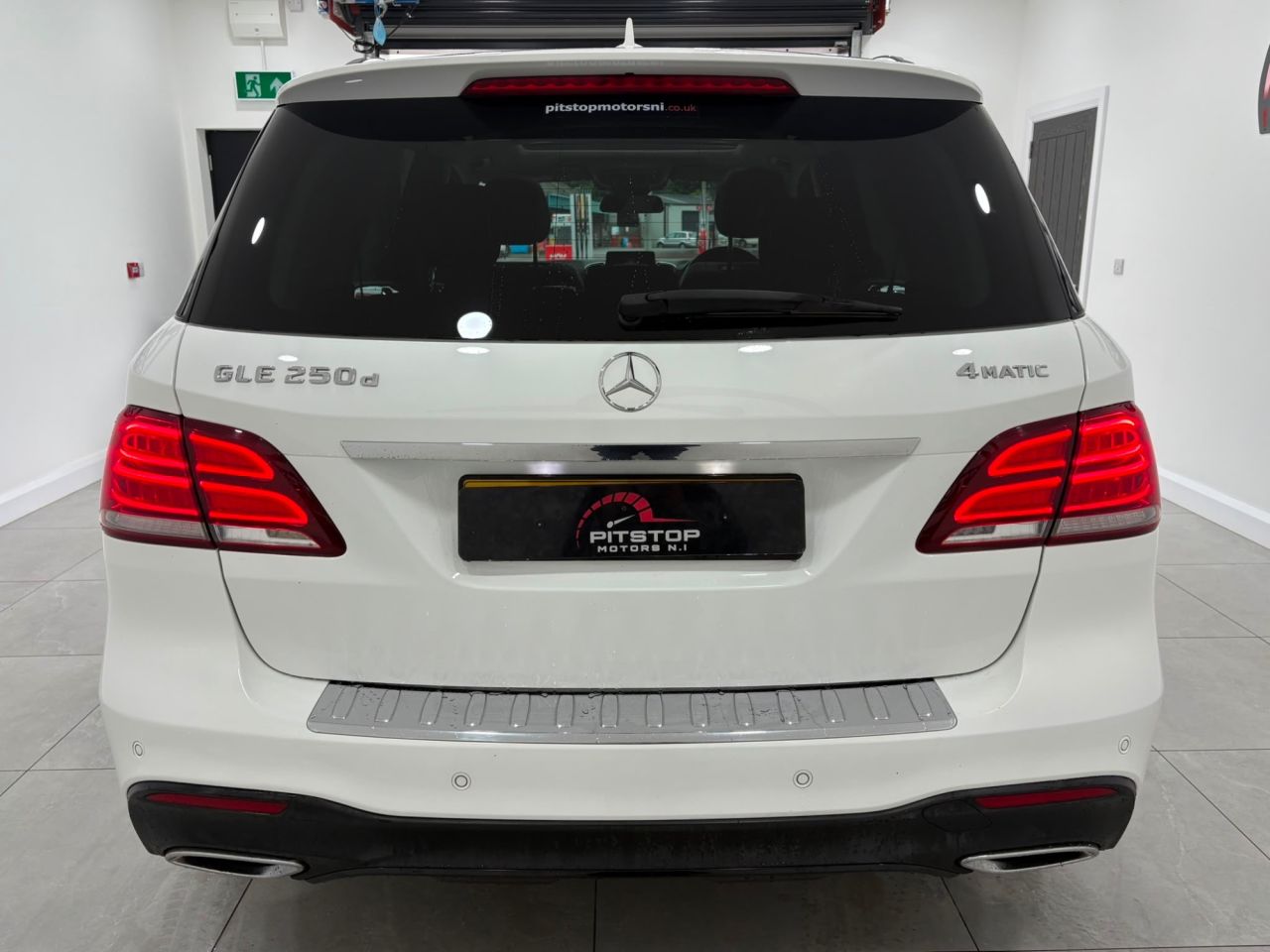 2016 MERCEDES GLE 2.1 GLE250d AMG Line (Premium) SUV 5dr Diesel G-Tronic 4MATIC Euro 6 (s/s) - vehicle photo 12 for sale on PureCar