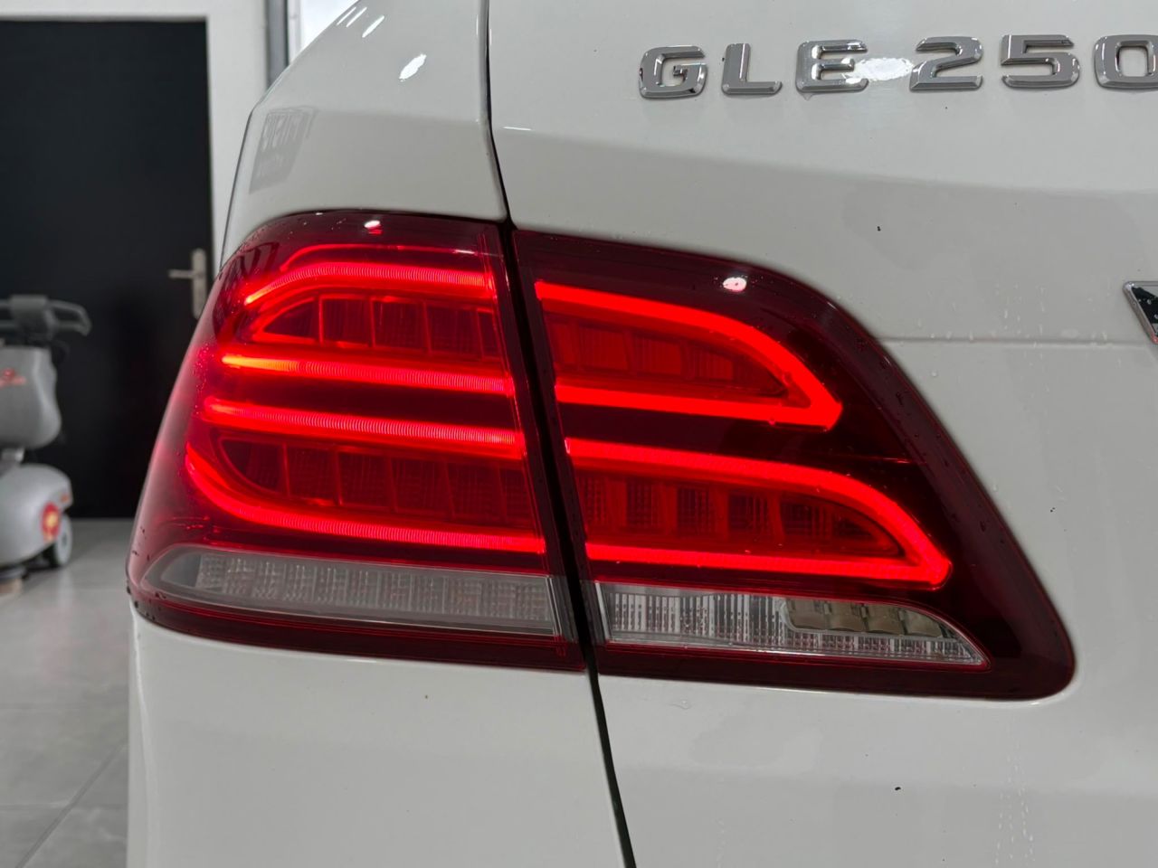 2016 MERCEDES GLE 2.1 GLE250d AMG Line (Premium) SUV 5dr Diesel G-Tronic 4MATIC Euro 6 (s/s) - vehicle photo 15 for sale on PureCar