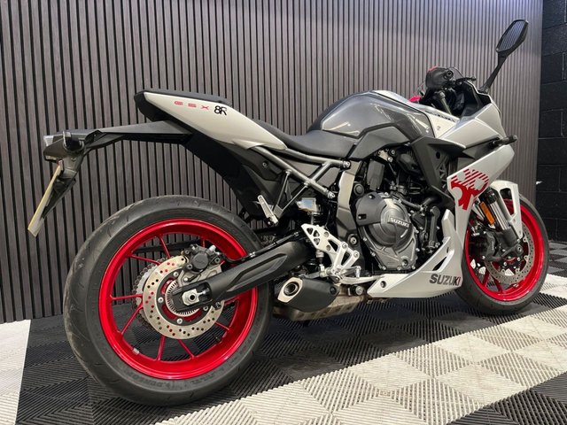 View our SUZUKI GSX-8R