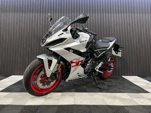 View our SUZUKI GSX-8R