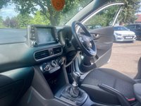 USED 2018 18 HYUNDAI KONA 1.0 T-GDi Blue Drive SE SUV 5dr Petrol Manual Euro 6 (s/s) (120 ps) Low Mileage Kona With Apple Car Play, Reverse Camera, Lane Assist And Full Service History !!