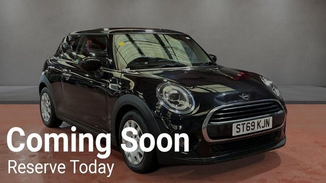 View our MINI Hatch 1.5 One Classic Hatchback 3dr Petrol Steptronic Euro 6 (s/s) (102 ps)