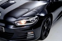 USED 2015 15 VOLKSWAGEN SCIROCCO 2.0 TDI BlueMotion Tech R-Line Hatchback 3dr Diesel DSG Euro 6 (s/s) (184 ps) BLACK | BLACK | BLACK