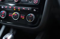 USED 2015 15 VOLKSWAGEN SCIROCCO 2.0 TDI BlueMotion Tech R-Line Hatchback 3dr Diesel DSG Euro 6 (s/s) (184 ps) BLACK | BLACK | BLACK