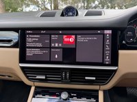 USED 2020 70 PORSCHE Cayenne E Hybrid 3.0 V6 E-Hybrid 14.1kWh SUV 5dr Petrol Plug-in Hybrid TiptronicS 4WD Euro 6 (s/s) (3.6kW Charger) (462 ps) SPORTS CHRONO,PANORAMIC SUNROOF