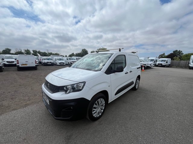View our PEUGEOT PARTNER