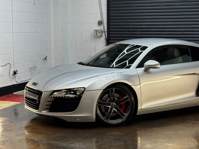 View our AUDI R8