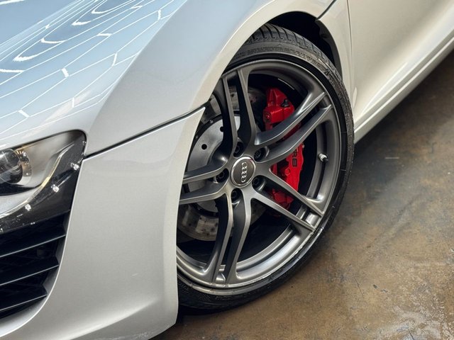 View our AUDI R8