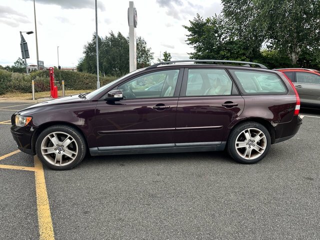 View our VOLVO V50