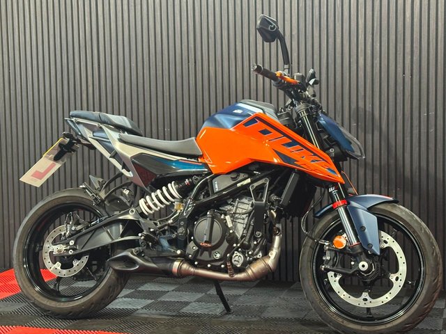 View our KTM 125 DUKE
