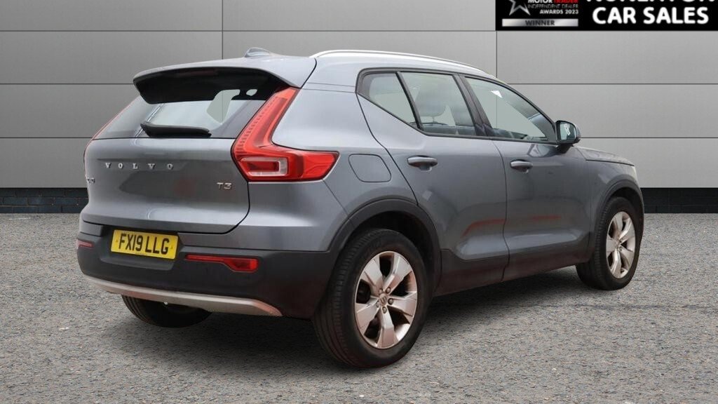 USED 2019 19 VOLVO XC40 1.5 T3 Momentum SUV 5dr Petrol Manual Euro 6 (s/s) (156 ps) 