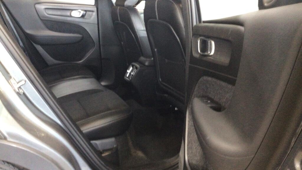 USED 2019 19 VOLVO XC40 1.5 T3 Momentum SUV 5dr Petrol Manual Euro 6 (s/s) (156 ps) 