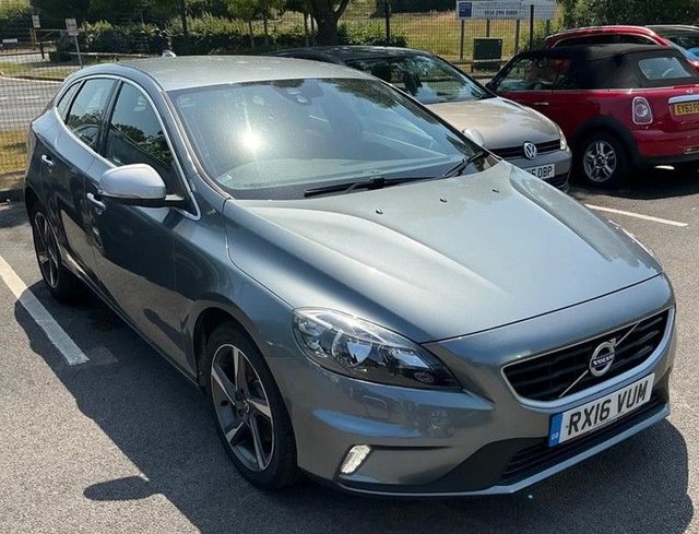 View our VOLVO V40