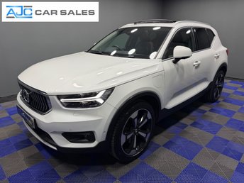 2021 VOLVO XC40