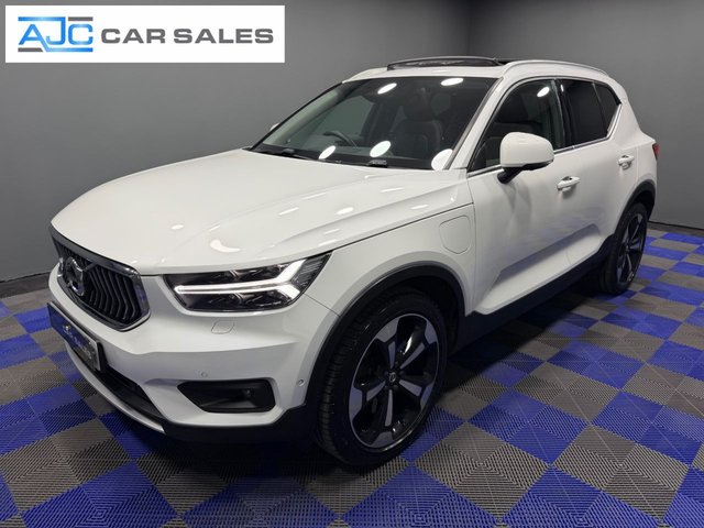 View our VOLVO XC40