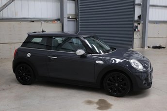 2014 MINI HATCH