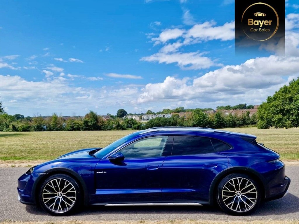 USED 2022 71 PORSCHE TAYCAN Performance Plus 93.4kWh 4 Cross Turismo 5dr Electric Auto 4WD (11kW Charger) (476 ps) FINANCE AVAILABLE