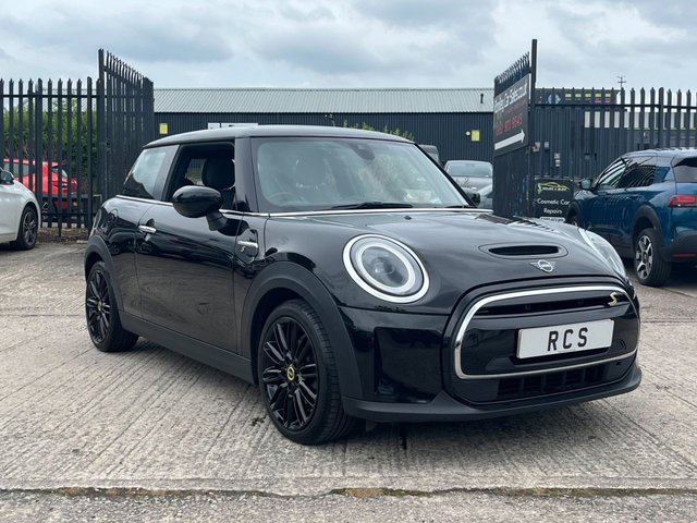 View our MINI Electric Hatch Cooper SE 32.6kWh Level 2 Hatchback 3dr Electric Auto (184 ps)
