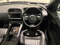 USED 2017 17 JAGUAR F-PACE 2.0 D180 Portfolio SUV 5dr Diesel Auto AWD Euro 6 (s/s) (180 ps) 