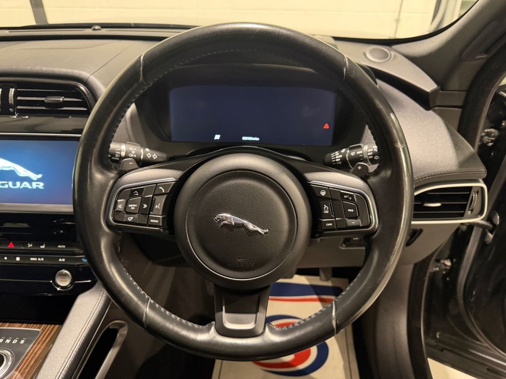 USED 2017 17 JAGUAR F-PACE 2.0 D180 Portfolio SUV 5dr Diesel Auto AWD Euro 6 (s/s) (180 ps) 