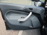 USED 2009 09 FORD FIESTA 1.4 Titanium 5 door Auto Petrol Automatic. Leather. Parking sensors.