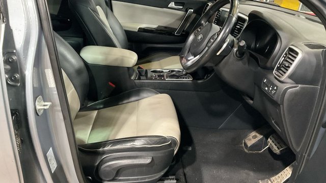View our KIA SPORTAGE
