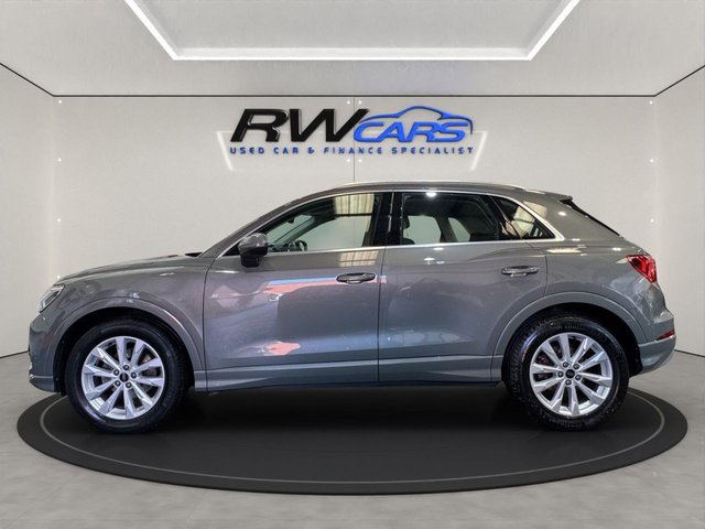 View our AUDI Q3