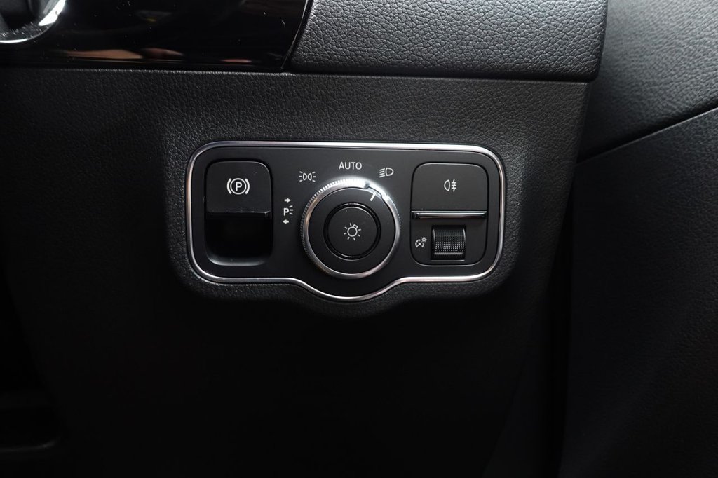 2021 Mercedes-Benz GLA — image 28