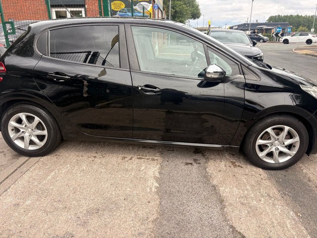 View our PEUGEOT 208