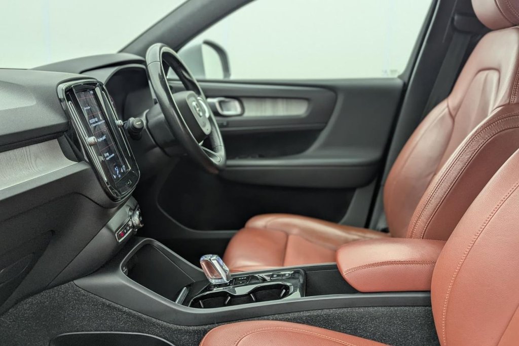USED 2021 21 VOLVO XC40 1.5 T3 Inscription Pro SUV 5dr Petrol Auto Euro 6 (s/s) (163 ps) Sat Nav,Leather, Heated Screen