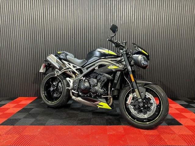 View our TRIUMPH SPEED TRIPLE 1050