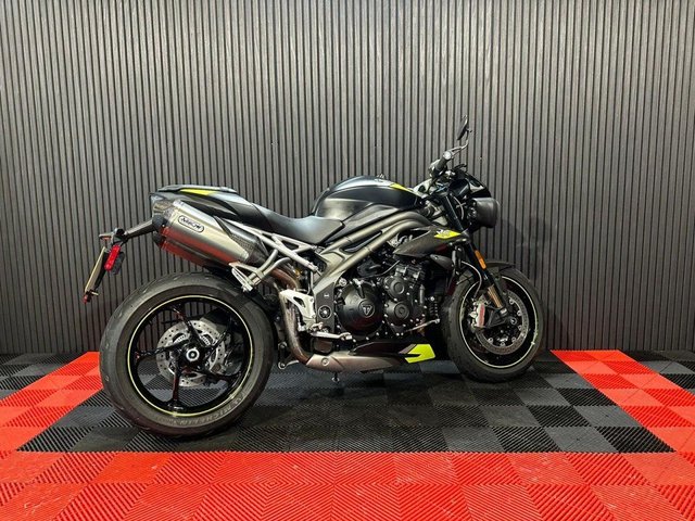 View our TRIUMPH SPEED TRIPLE 1050