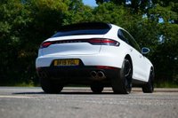 USED 2019 19 PORSCHE MACAN 3.0T V6 S SUV 5dr Petrol PDK 4WD Euro 6 (s/s) (354 ps) CARRERA WHITE METALLIC PAINTWORK + MOJAVE LTHR + CARPLAY + NAV + DAB