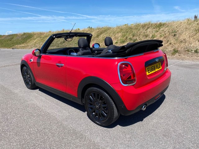 View our MINI CONVERTIBLE