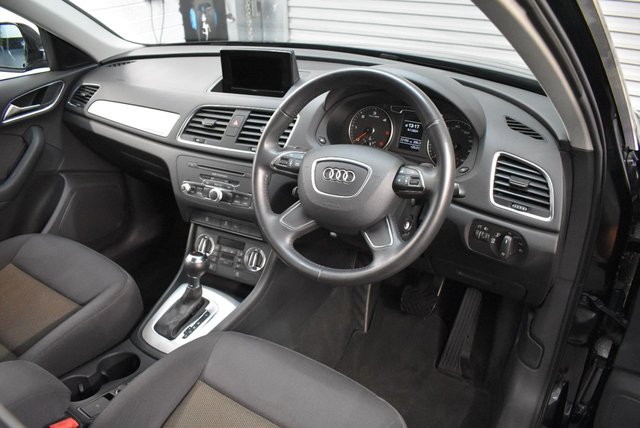 View our AUDI Q3