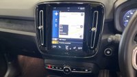 USED 2020 20 VOLVO XC40 2.0 T4 Momentum Pro SUV 5dr Petrol Auto Euro 6 (s/s) (190 ps) 