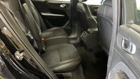 USED 2020 20 VOLVO XC40 2.0 T4 Momentum Pro SUV 5dr Petrol Auto Euro 6 (s/s) (190 ps) 