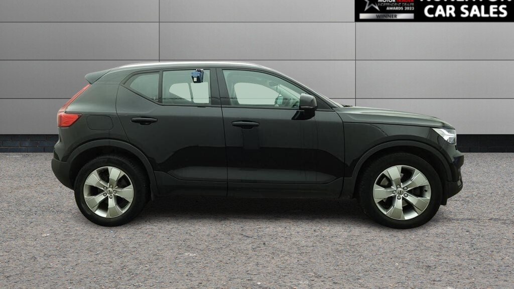 USED 2020 20 VOLVO XC40 2.0 T4 Momentum Pro SUV 5dr Petrol Auto Euro 6 (s/s) (190 ps) 