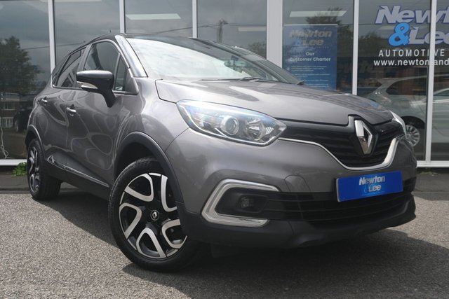 View our RENAULT CAPTUR