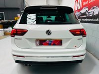 USED 2018 18 VOLKSWAGEN TIGUAN 2.0 TDI R-Line 4Motion Euro 6 (s/s) 5dr FULL HISTORY, PAN ROOF