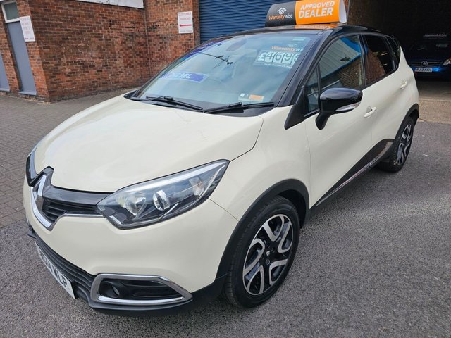 View our RENAULT CAPTUR