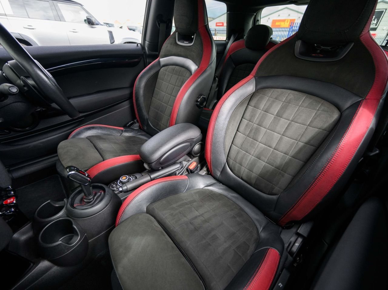 MINI COOPER WORKS HATCHBACK 3DR PETROL STEPTRONIC EURO 6 S S 231 PS 2019...
