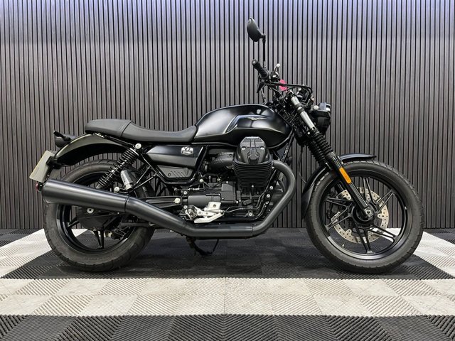 View our MOTO GUZZI V7