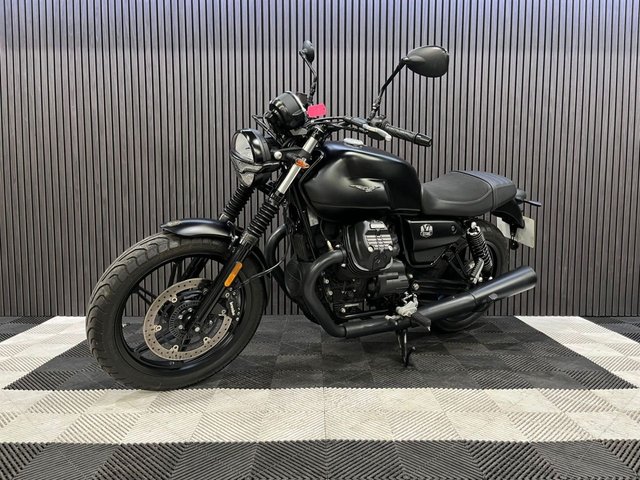 View our MOTO GUZZI V7