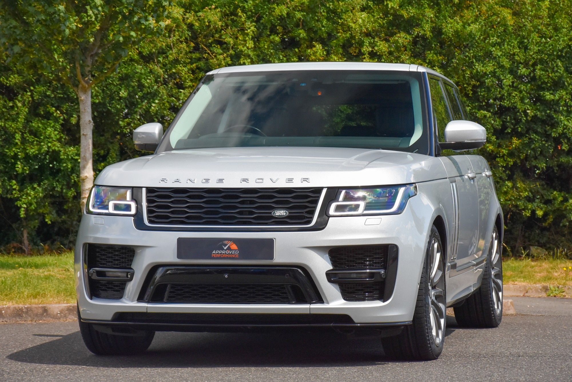 USED 2018 68 LAND ROVER RANGE ROVER 4.4 SD V8 Autobiography SUV 5dr Diesel Auto 4WD Euro 6 (s/s) (339 ps) 