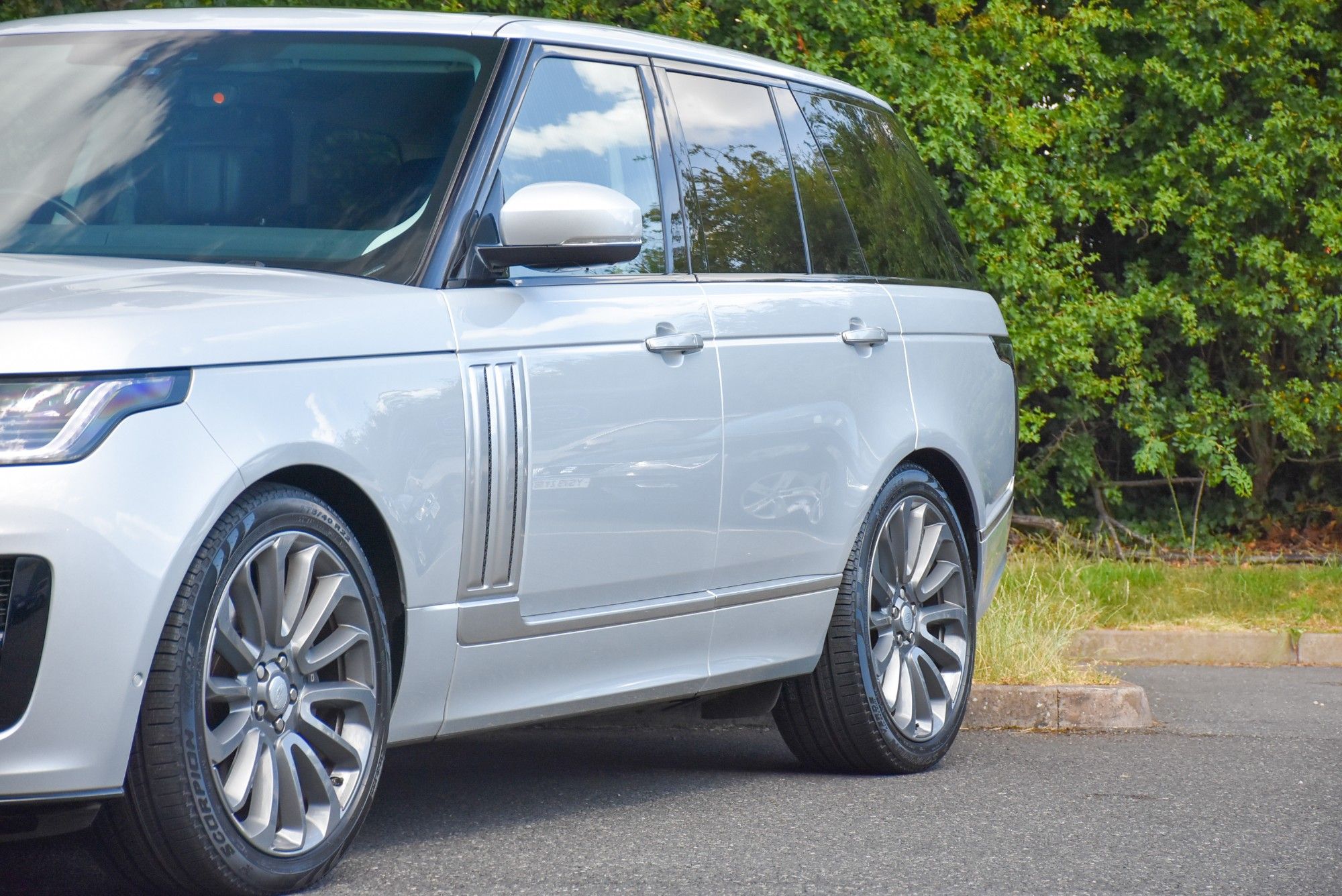 USED 2018 68 LAND ROVER RANGE ROVER 4.4 SD V8 Autobiography SUV 5dr Diesel Auto 4WD Euro 6 (s/s) (339 ps) 