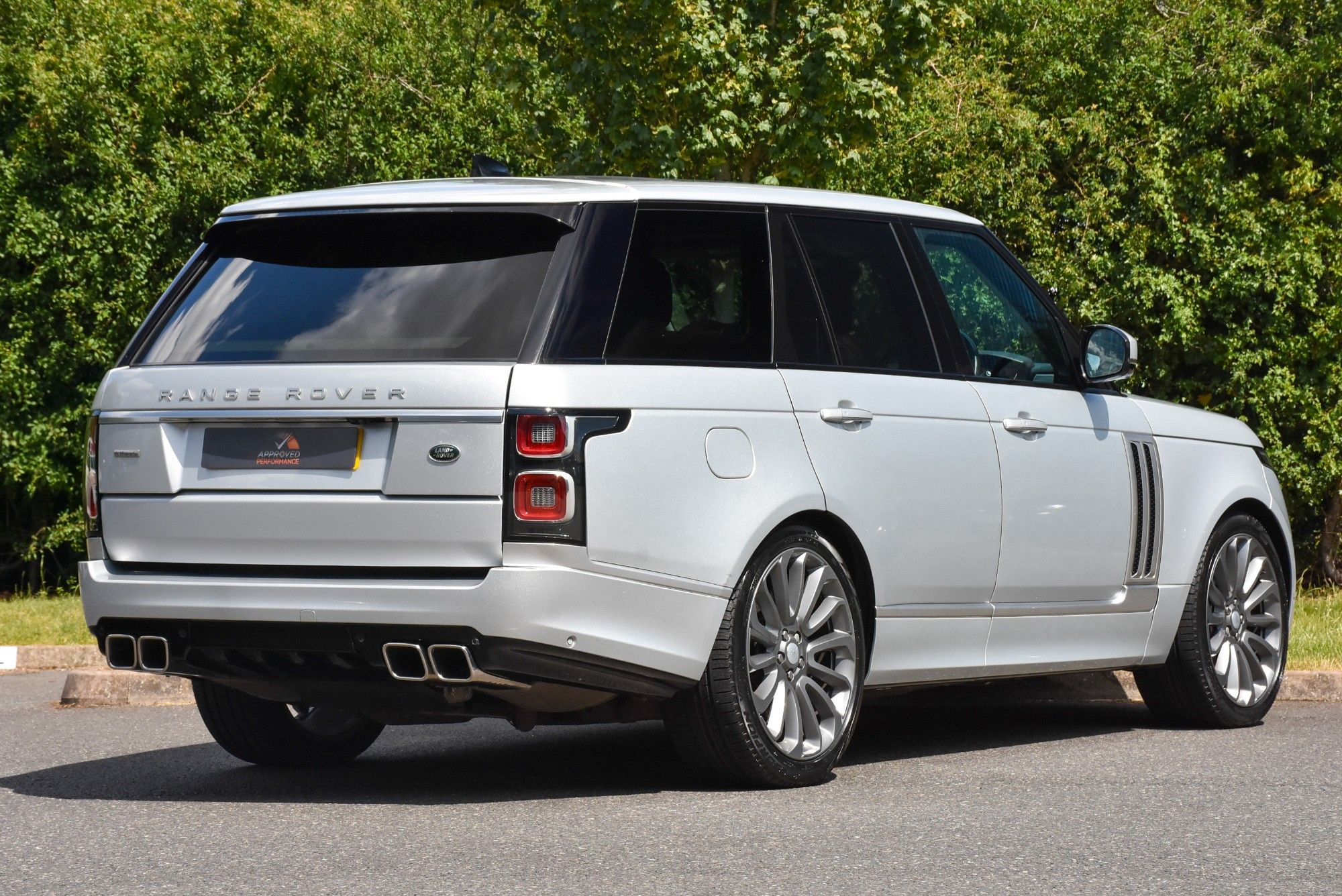 USED 2018 68 LAND ROVER RANGE ROVER 4.4 SD V8 Autobiography SUV 5dr Diesel Auto 4WD Euro 6 (s/s) (339 ps) 