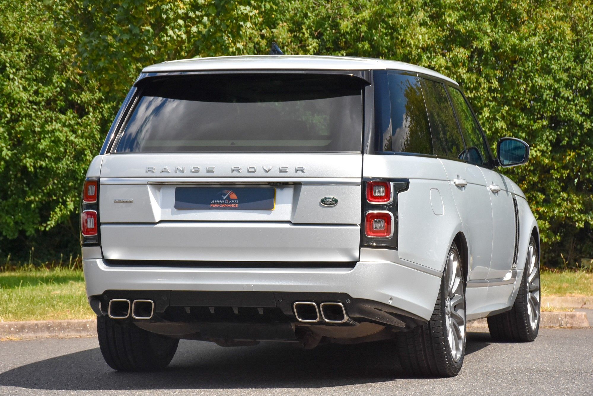 USED 2018 68 LAND ROVER RANGE ROVER 4.4 SD V8 Autobiography SUV 5dr Diesel Auto 4WD Euro 6 (s/s) (339 ps) 
